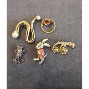Vintage To Modern Brooch Lot